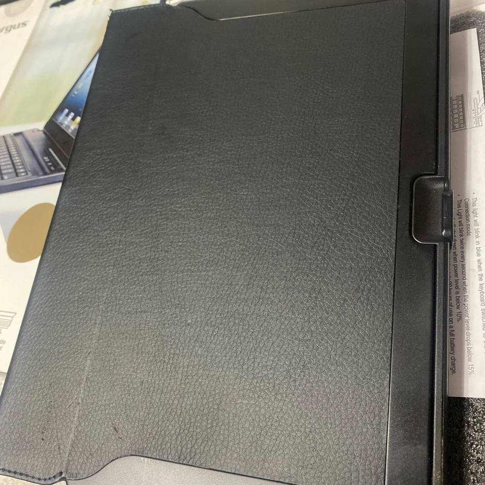 Targus iPad Air cover case and keyboard new!!
